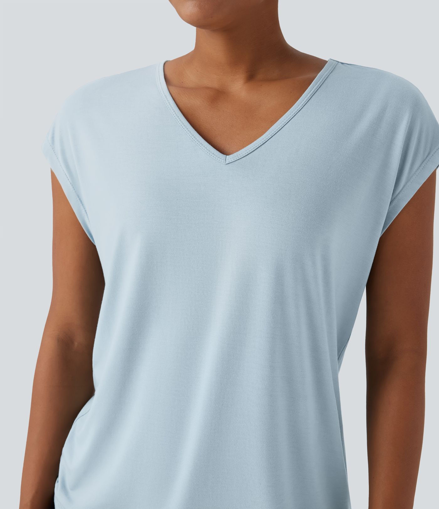 Lässiges Kurzarm-T-Shirt mit V-Ausschnitt