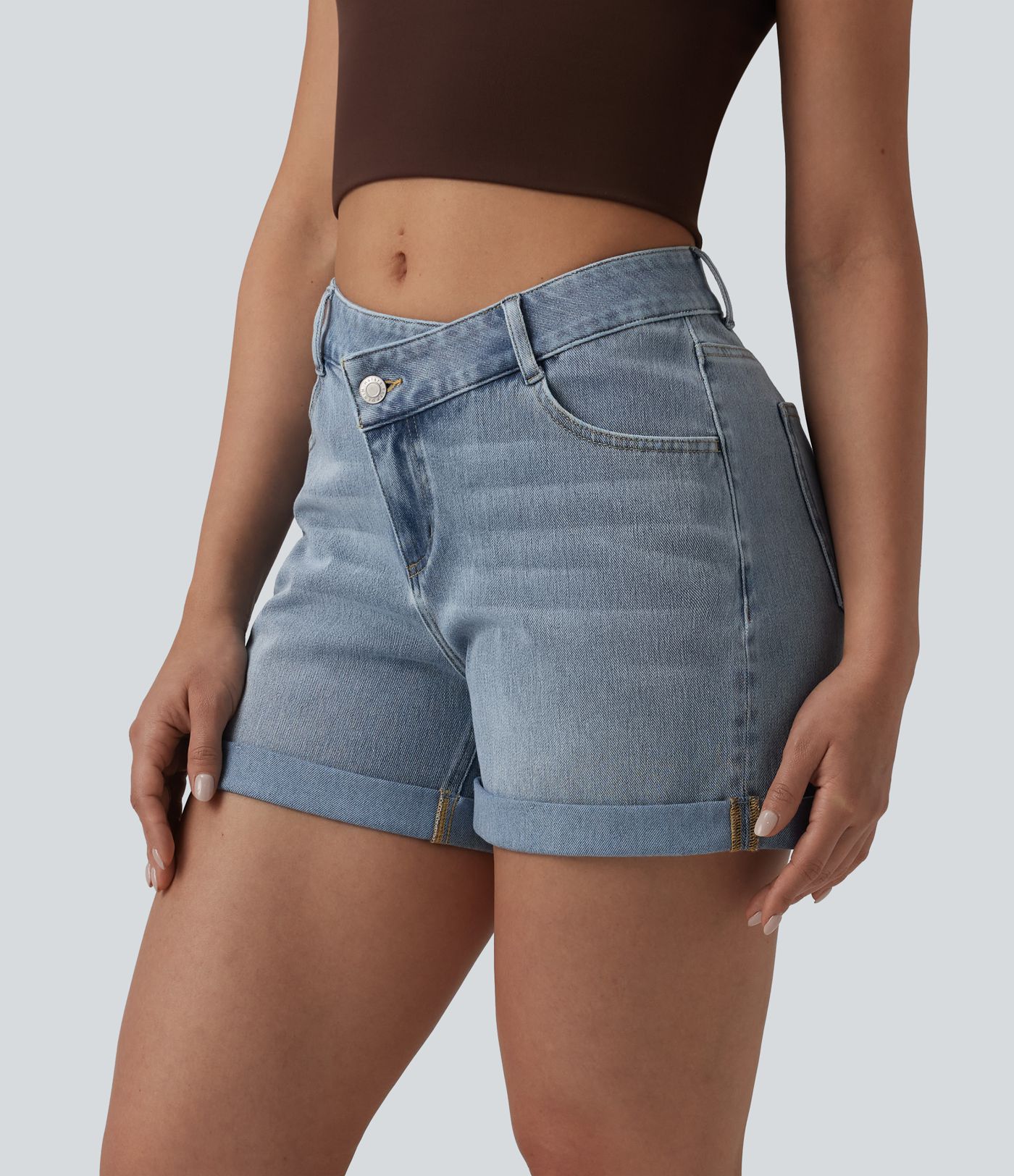 Short denim décontracté Halara Flex™ asymétrique délavé taille haute ourlet roulotté avec poches