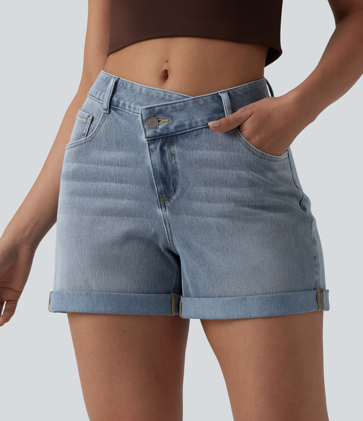 Short denim décontracté Halara Flex™ asymétrique délavé taille haute ourlet roulotté avec poches