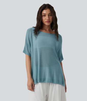 Pull décontracté semi-transparent à encolure bateau, quelques chauve-souris et ourlet fendu