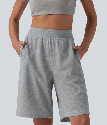 Lässige, weite French-Terry-Bermuda-Shorts mit mittelhohem Bund, mehreren Taschen und Kordelzug