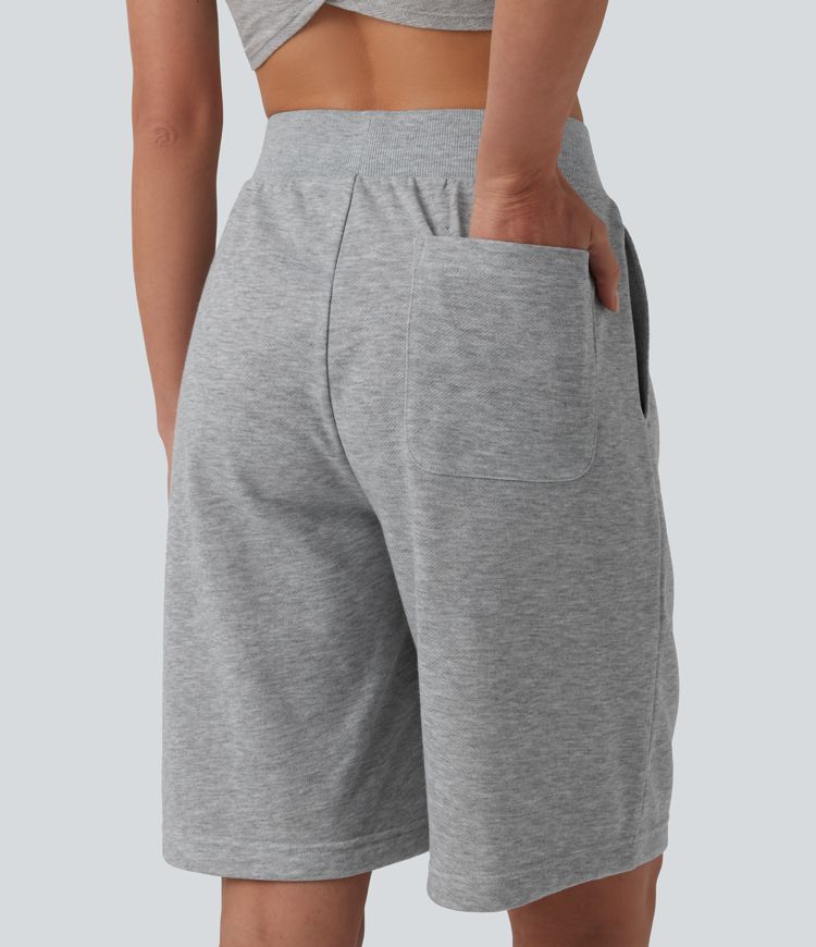 Lässige, weite French-Terry-Bermuda-Shorts mit mittelhohem Bund, mehreren Taschen und Kordelzug