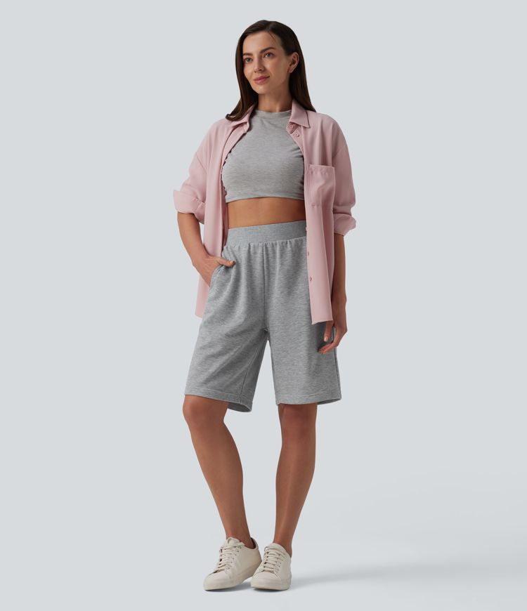 Lässige, weite French-Terry-Bermuda-Shorts mit mittelhohem Bund, mehreren Taschen und Kordelzug