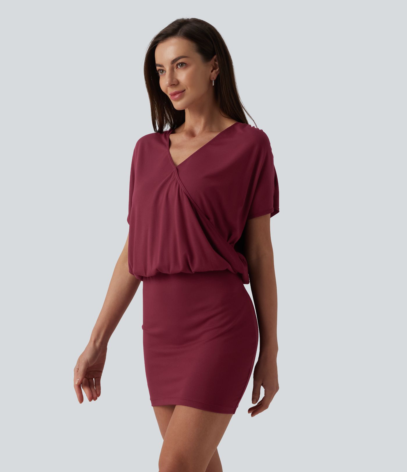 Robe micro mini moulante décontractée col V manches courtes dos noué