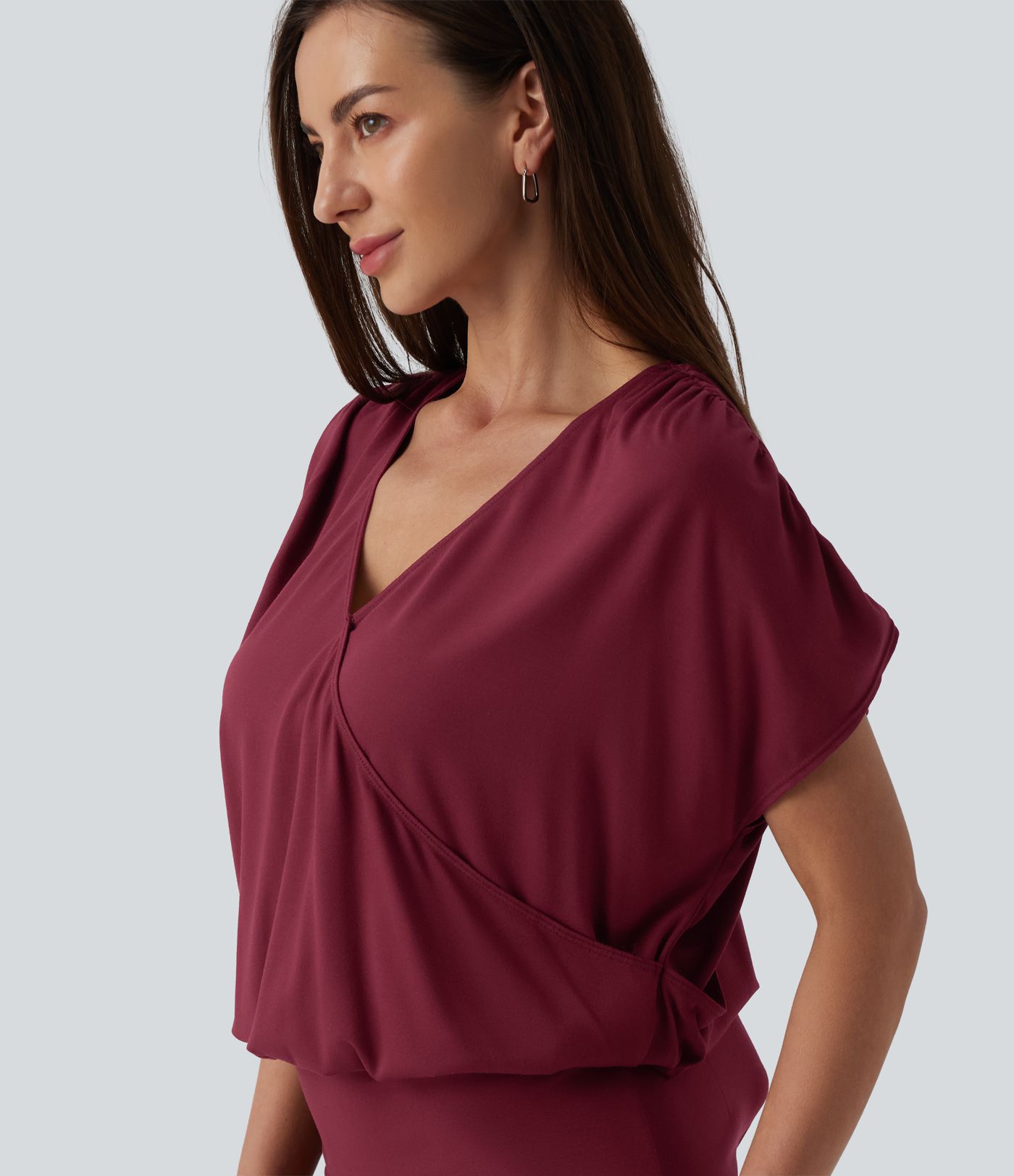 Robe micro mini moulante décontractée col V manches courtes dos noué