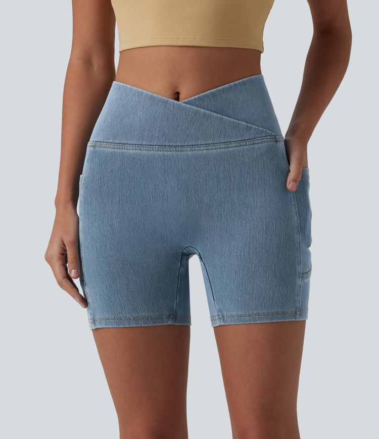 Halara Flex™ - Lässige Skinny-Shorts aus Denim mit hohem Crossover-Bund, Seitentaschen und Bauchkontrolle - 12,7 cm