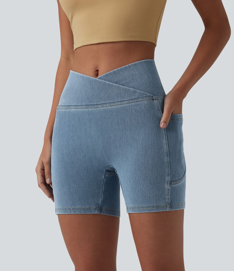 Halara Flex™ - Lässige Skinny-Shorts aus Denim mit hohem Crossover-Bund, Seitentaschen und Bauchkontrolle - 12,7 cm