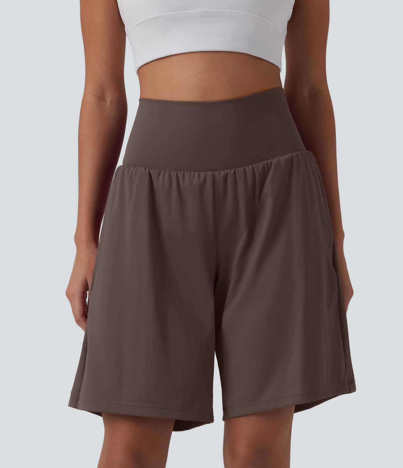 Short de yoga SoftlyZero™ 2 en 1, taille haute, effet fraîcheur, 23 cm avec poches