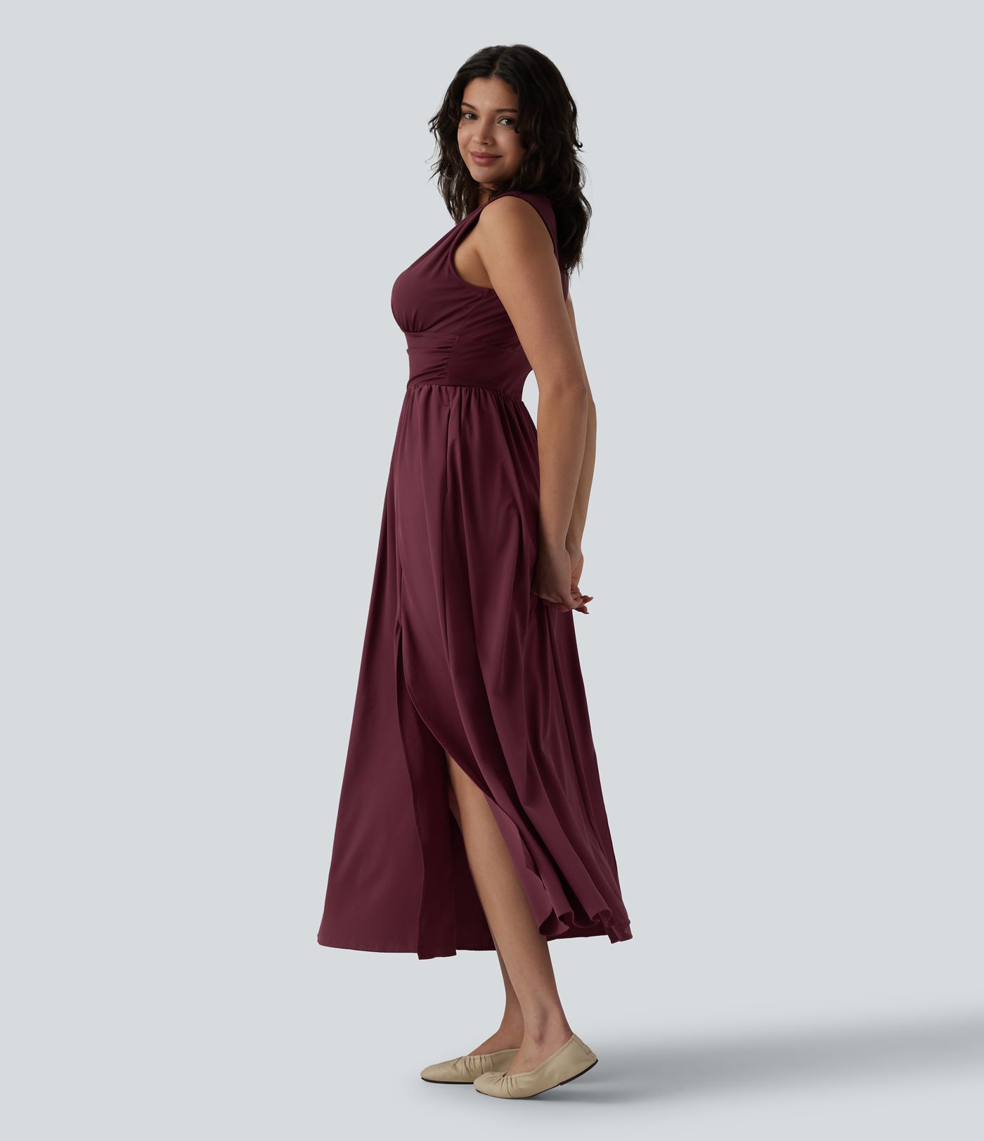 Ärmelloses, fließendes Maxikleid mit V-Ausschnitt