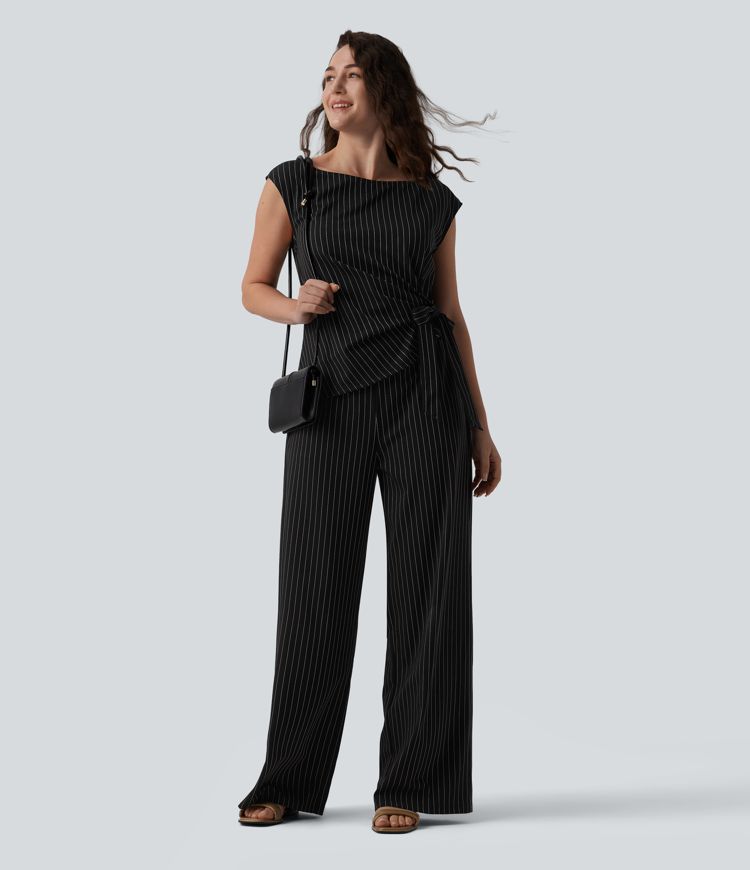 Ärmelloser Jumpsuit mit U-Boot-Ausschnitt, Seitentaschen, seitlichen Bindebändern, Streifen und Cool-Touch - Easy Peezy Edition