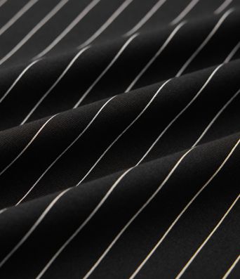 Ärmelloser Jumpsuit mit U-Boot-Ausschnitt, Seitentaschen, seitlichen Bindebändern, Streifen und Cool-Touch - Easy Peezy Edition