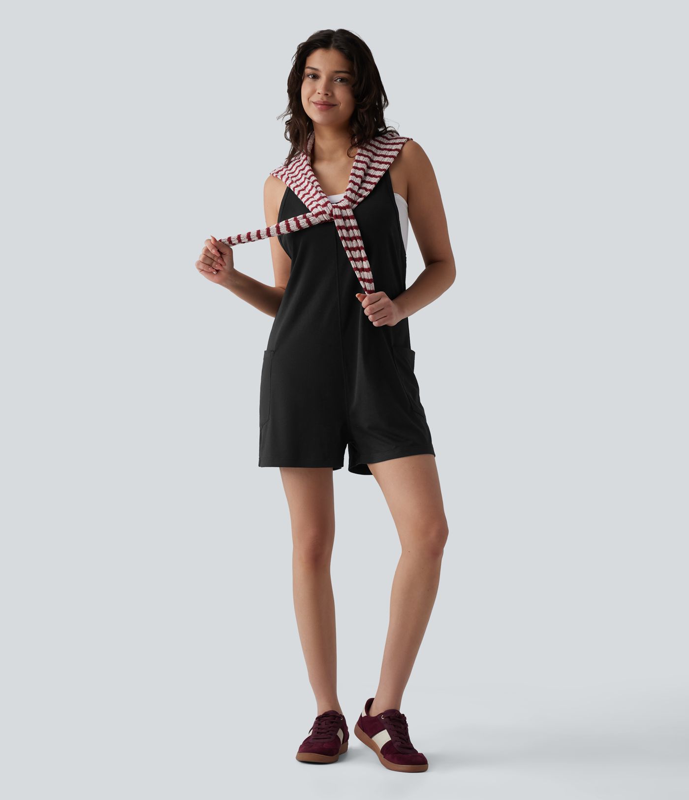 Melanżowy, codzienny kombinezon (romper) z dekoltem w formie liter U i kieszeniami.