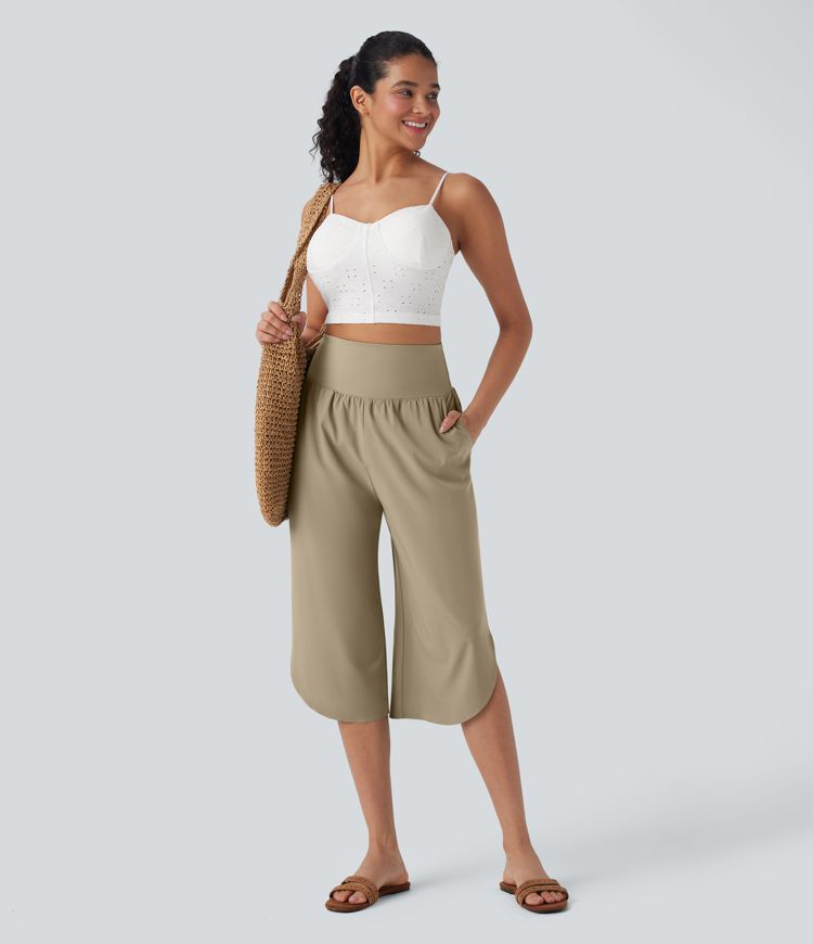 Pantalón Breezeful™ SoCinched Capri Resort tiro alto control abdomen dobladillo dividido secado rápido bolsillo lateral