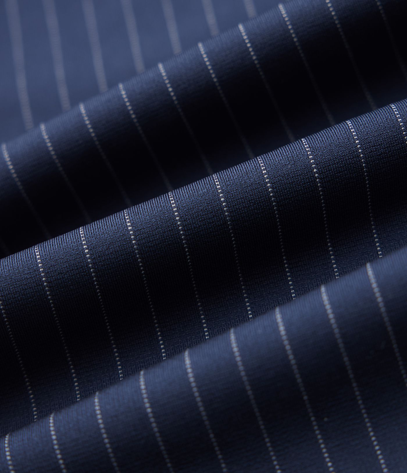 Pantalon tailleur fuselé 7/8 taille haute à rayures avec poches