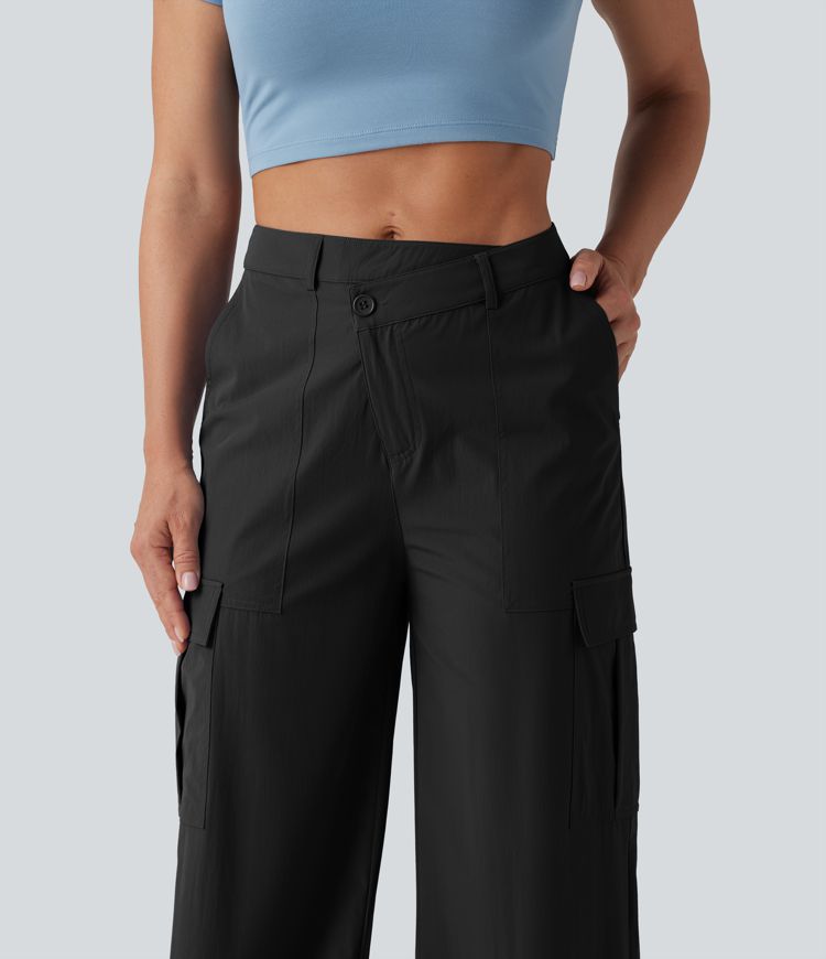Asymmetrische Cargohosen mit mittlerer Bundhöhe, weitem Bein und Taschen