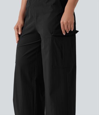 Asymmetrische Cargohosen mit mittlerer Bundhöhe, weitem Bein und Taschen