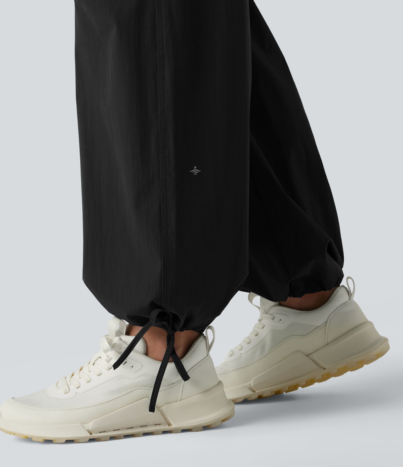 Pantalon cargo sport taille haute à finitions ondulées avec poches