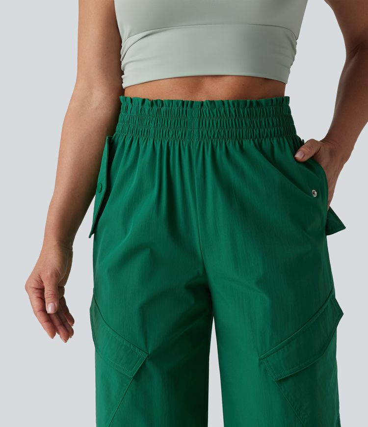 Workout-Cargohose mit hohem Bund, mehreren Taschen und Wellensaum