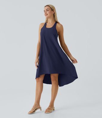 Breezeful™ Rückenfreies, fließendes Midi-Freizeitkleid mit Racerback, Seitentaschen und High-Low-Design - schnelltrocknend Breezeful™ Rückenfreies, fließendes Midi-Freizeitkleid mit Racerback, Seitentaschen und High-Low-Design - schnelltrocknend