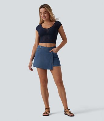 Halara Flex™ - Lässiger Micro-Skort aus Denim mit mittelhohem Crossover-Bund und mehreren Taschen