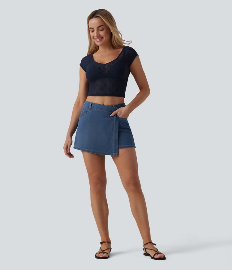 Halara Flex™ - Lässiger Micro-Skort aus Denim mit mittelhohem Crossover-Bund und mehreren Taschen