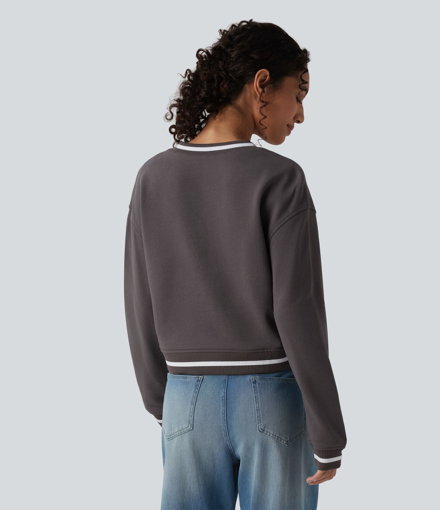 Lässiges Baumwoll-Sweatshirt mit V-Ausschnitt, langen Ärmeln und Farbblock-Design