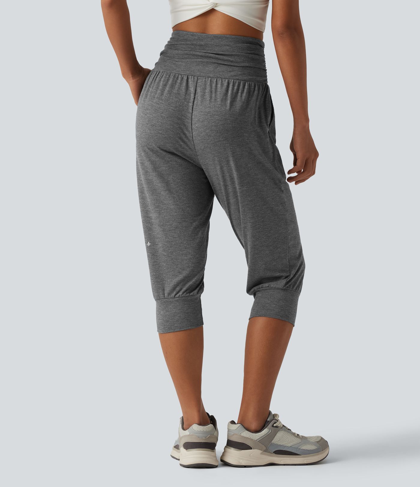 High Waisted Ruched Heathered Yoga Pedal Pushers Joggers with Pockets