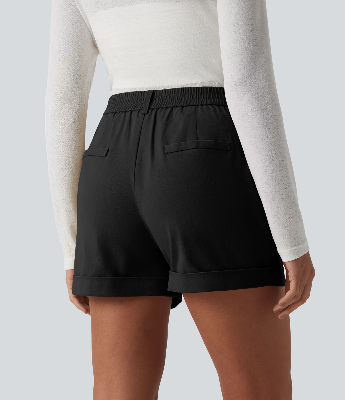 Lässige Chino-Shorts aus Baumwolle mit mittelhohem Bund, Seitentaschen und umgeschlagenem Saum