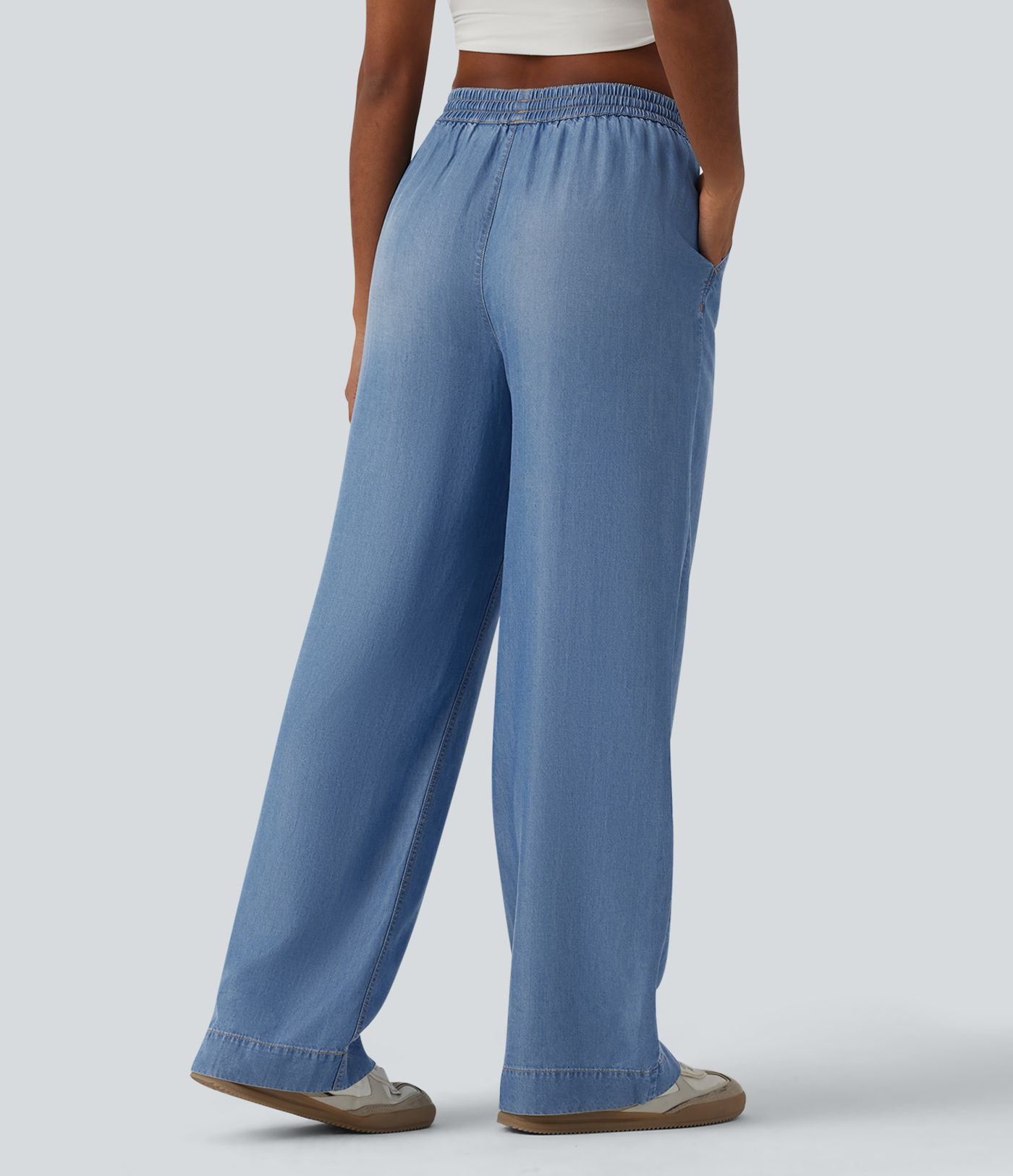 Lässige Jeans aus Lyocell mit mittelhohem Bund, Seitentaschen, Kordelzug und weitem Bein Lässige Jeans aus Lyocell mit mittelhohem Bund, Seitentaschen, Kordelzug und weitem Bein