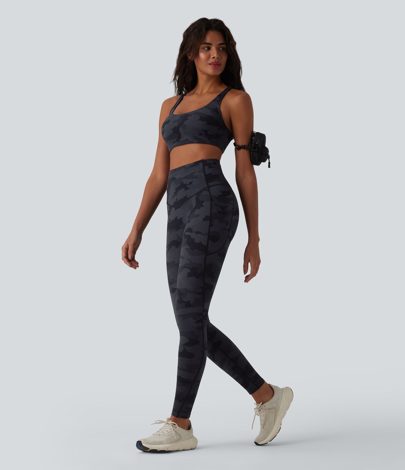 Halara UltraSculpt™ - Laufleggings mit hohem Bund, Seitentaschen, Bauchkontrolle und Camouflage-Muster