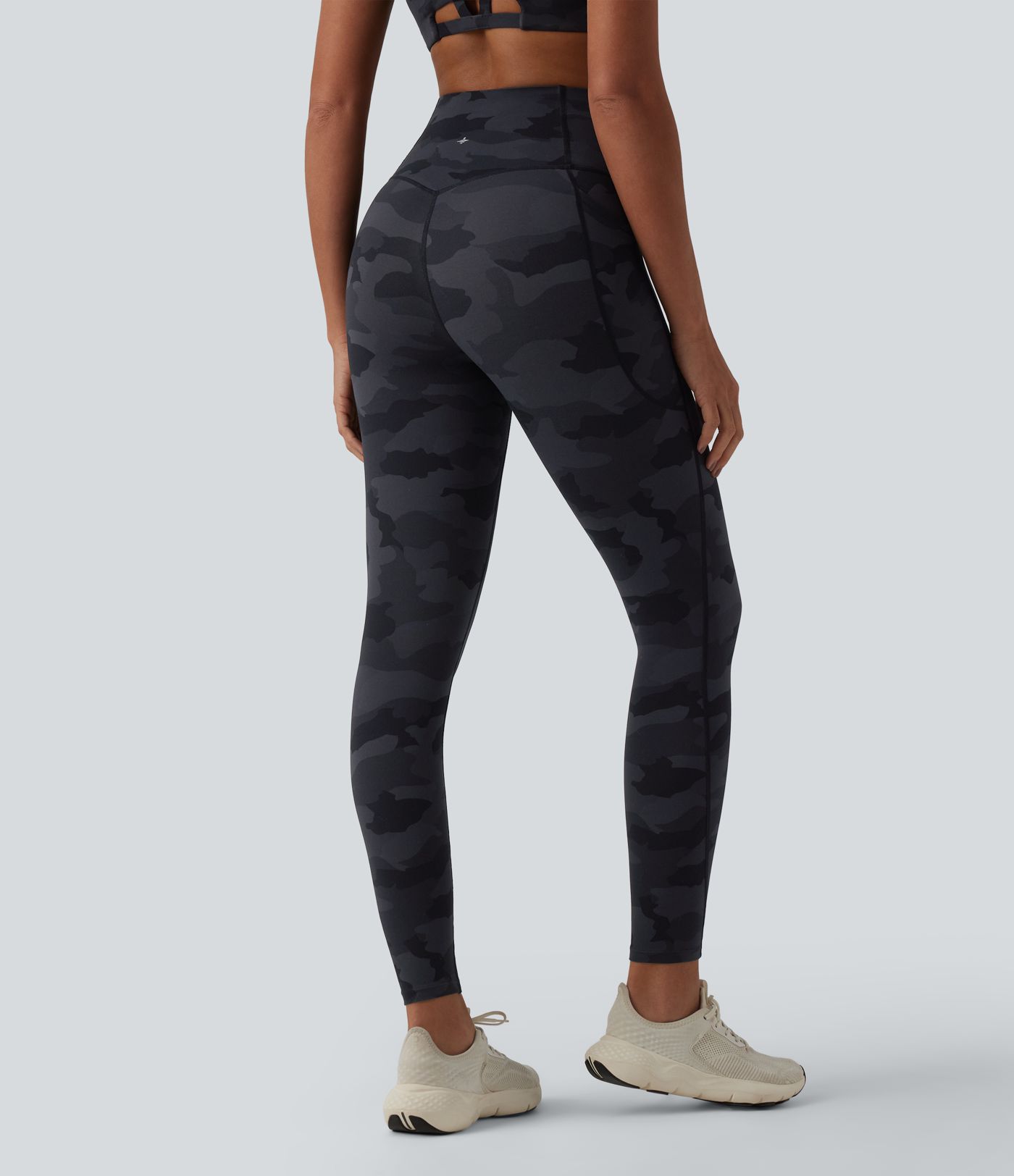 Halara UltraSculpt™ - Laufleggings mit hohem Bund, Seitentaschen, Bauchkontrolle und Camouflage-Muster