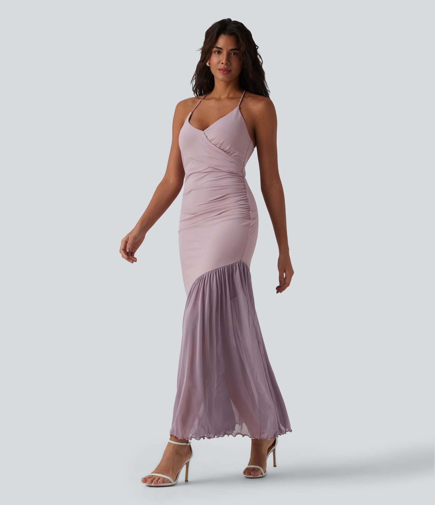 Fließendes Maxikleid mit Herzausschnitt, Kontrast-Mesh und Schnürung