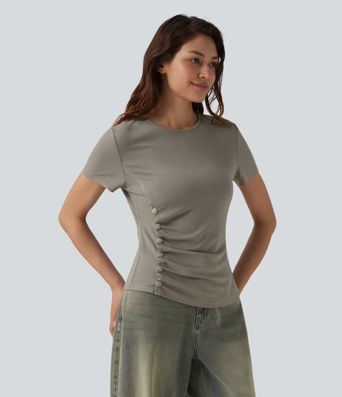 Lässiges T-Shirt mit Rundhalsausschnitt, kurzen Ärmeln und Druckknöpfen