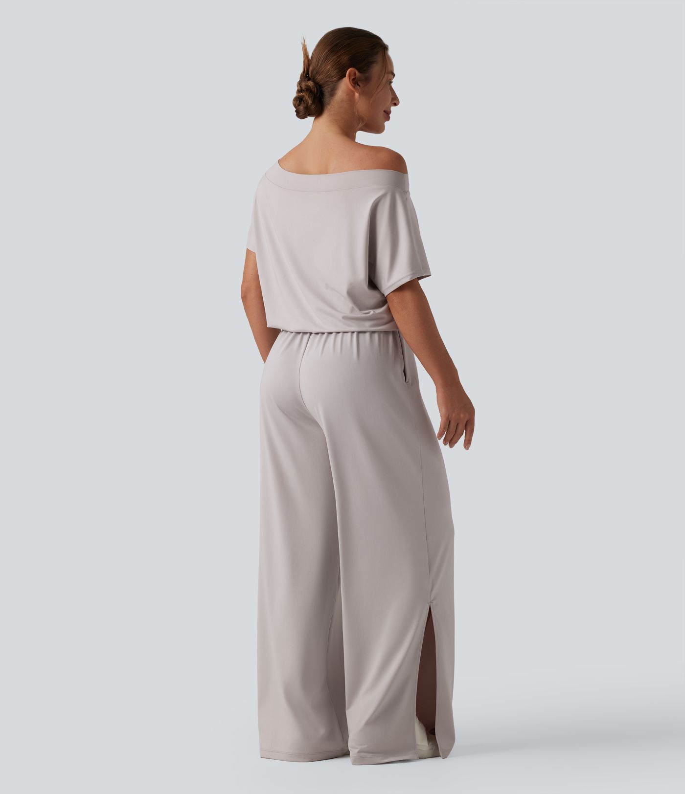 Mono casual de un solo hombro con manga corta, abertura en el bajo y bolsillos — ¡Súper fácil!