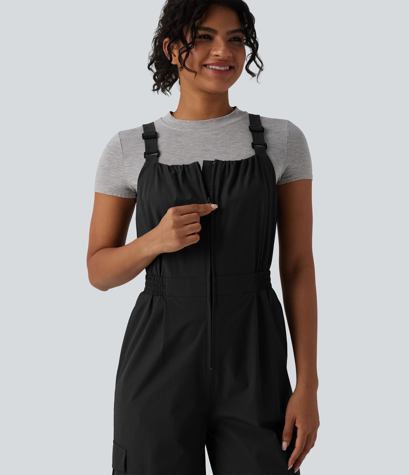 Lässige Cargo-Latzhose mit verstellbaren Trägern, Reißverschluss und Taschen Lässige Cargo-Latzhose mit verstellbaren Trägern, Reißverschluss und Taschen