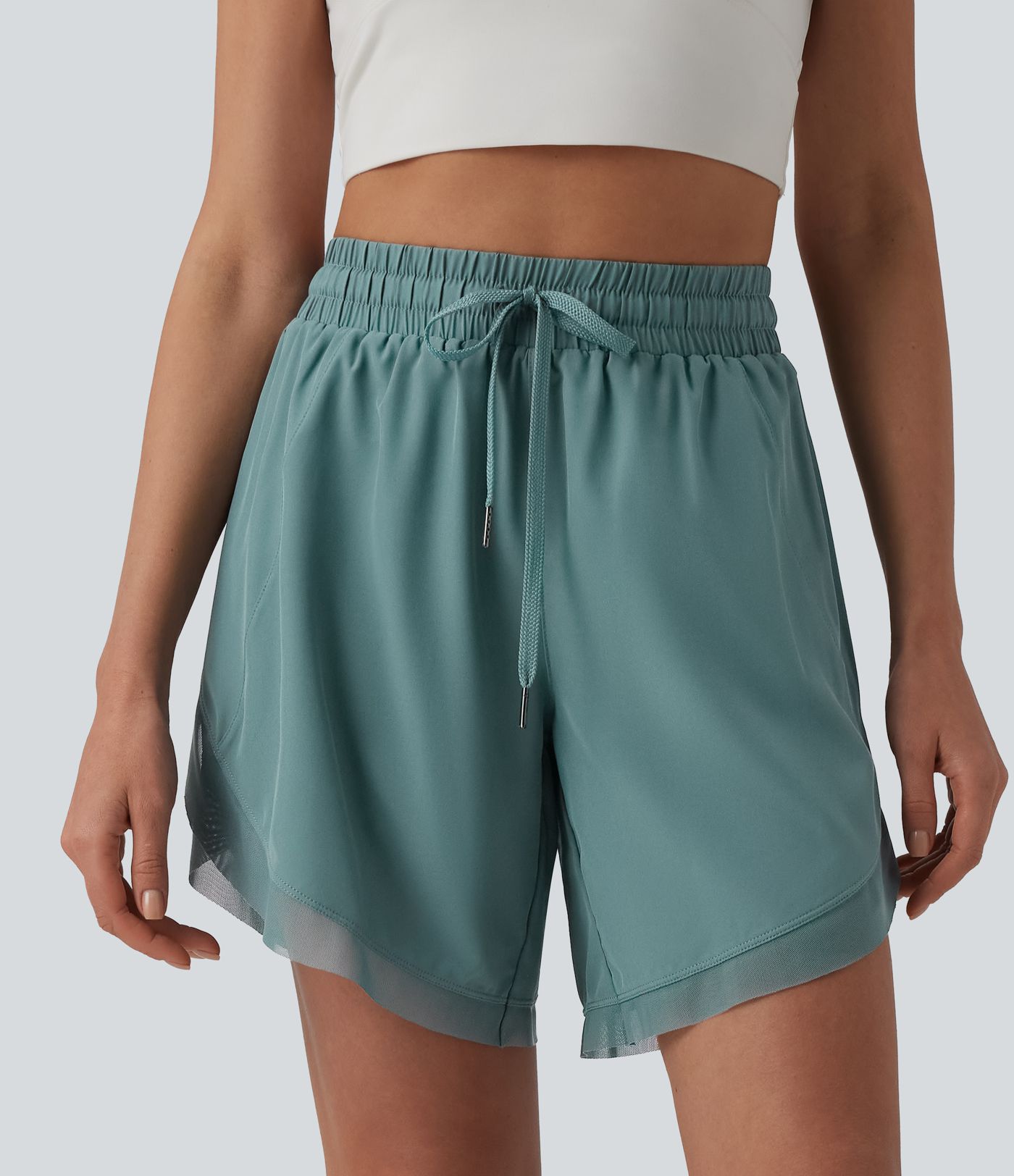 Short de yoga 2-en-1 fluide maille contrastante taille mi-haute 17,5 cm avec cordon de serrage