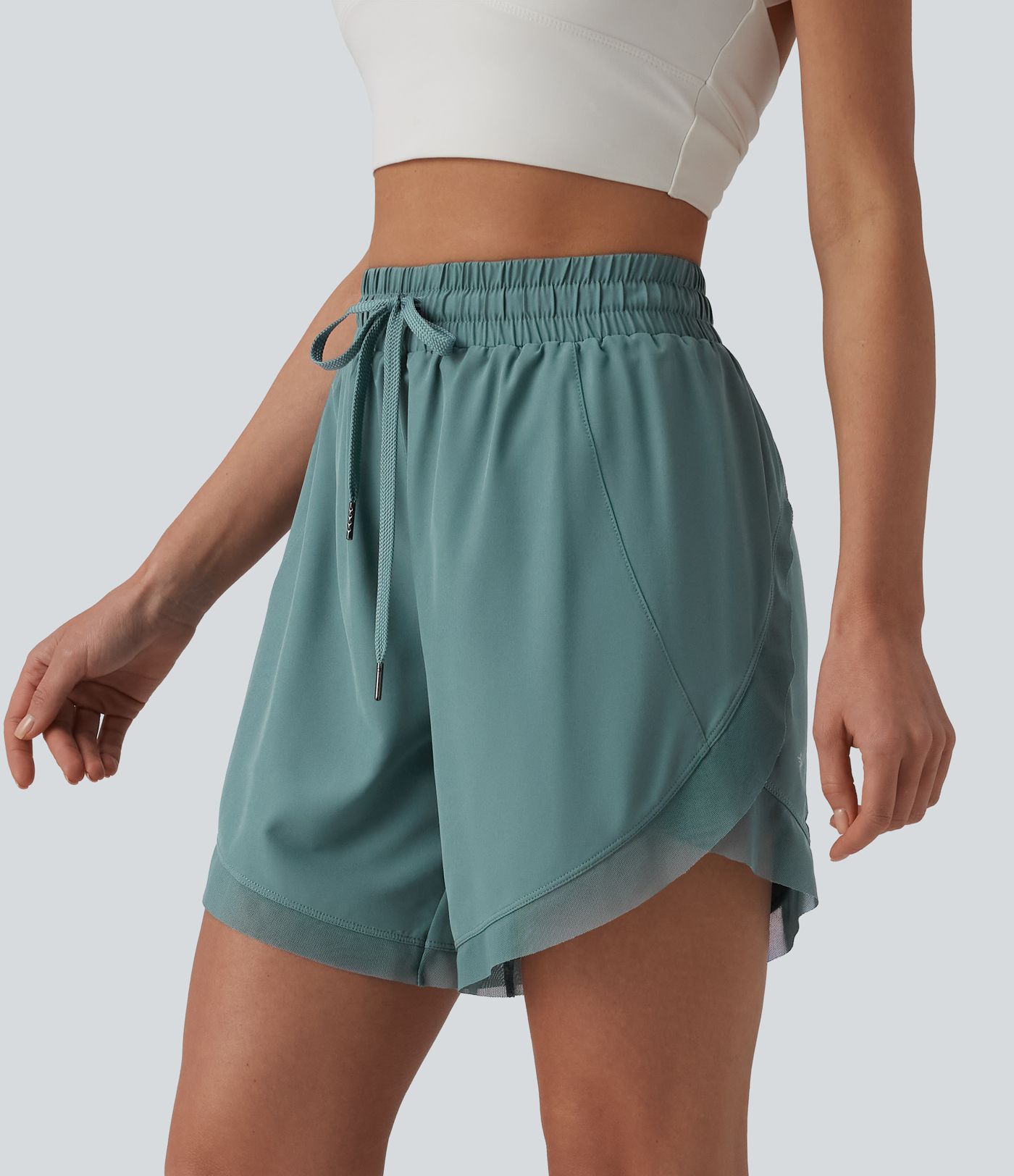 Short de yoga 2-en-1 fluide maille contrastante taille mi-haute 17,5 cm avec cordon de serrage