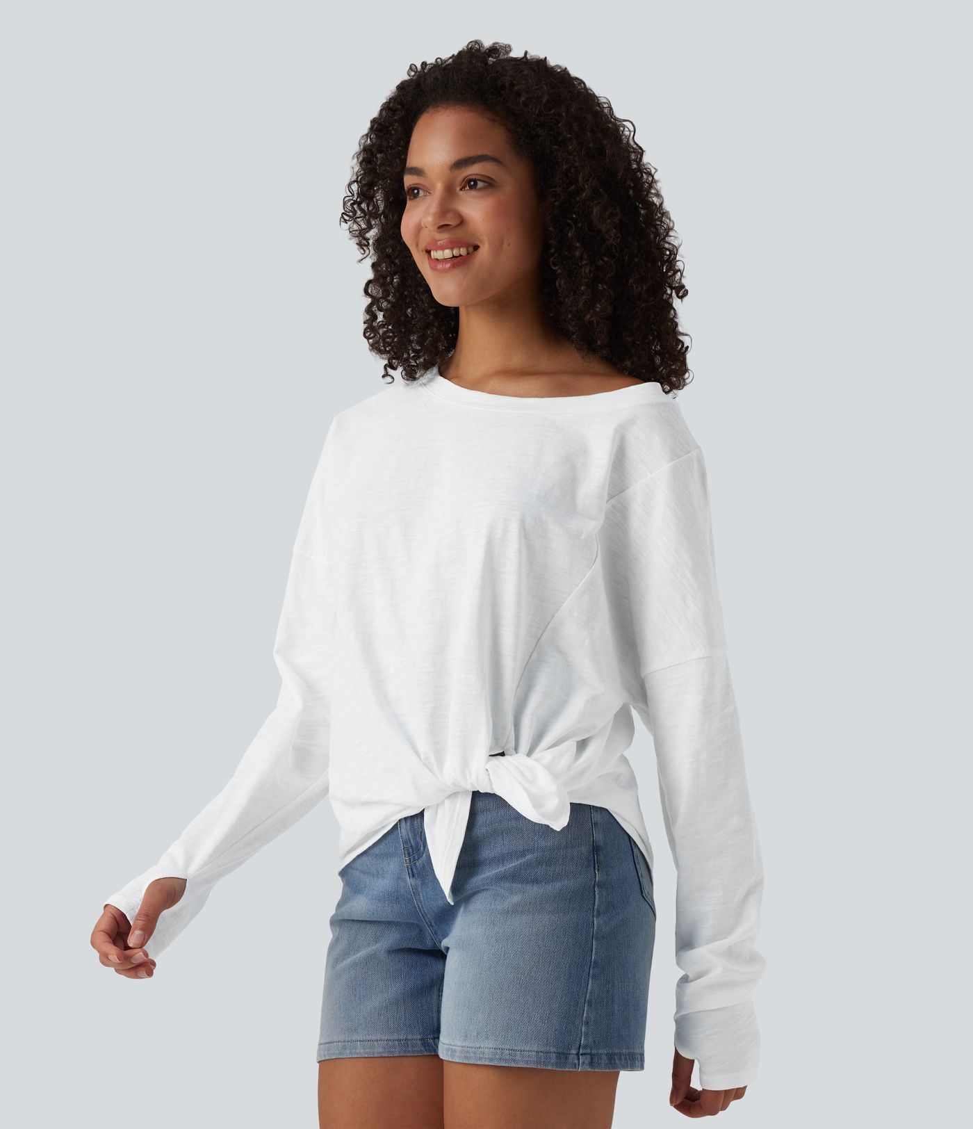 T-shirt casual en coton col bateau manches longues avec trous pour pouces et liens latéraux