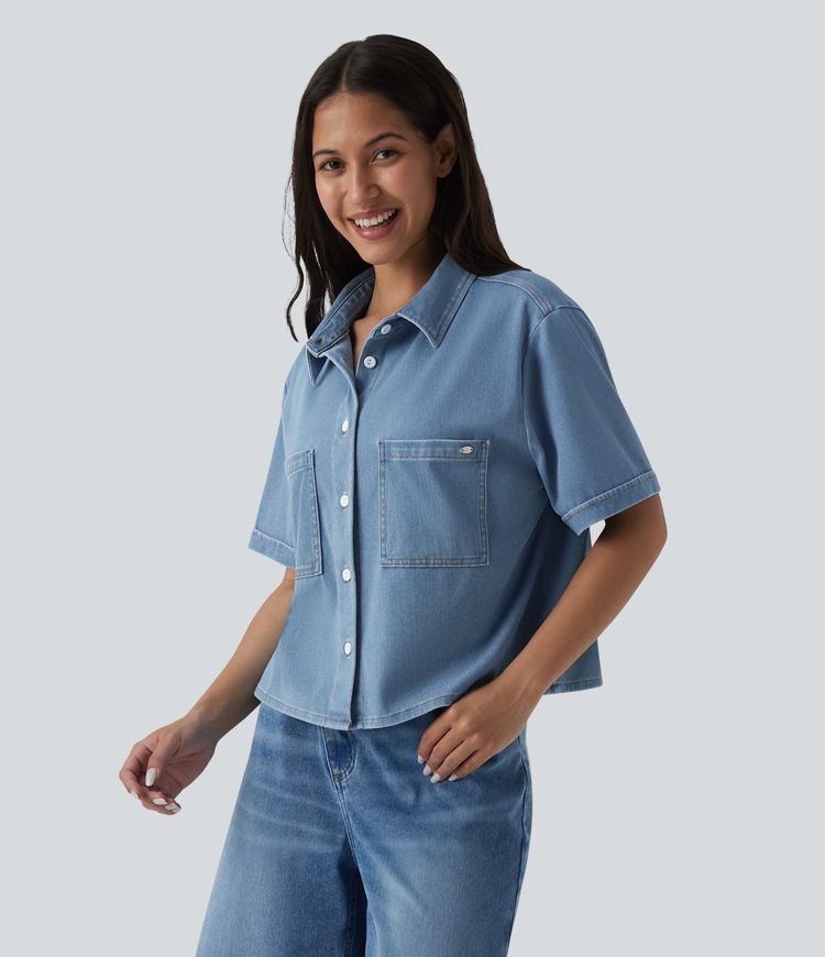 Halara Flex™ - Lässiges Denim-Hemd aus drapiertem Lyocell mit Brusttaschen und kurzen Ärmeln