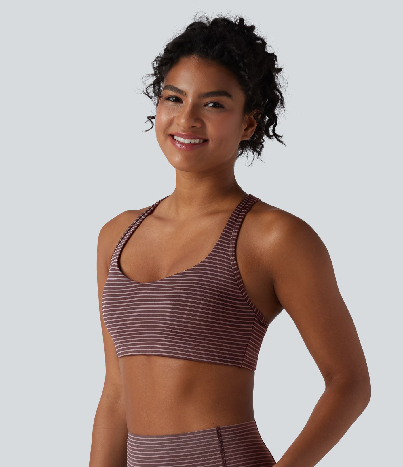 Brassière de sport d'entraînement à rayures, dos nageur (racerback), maintien moyen