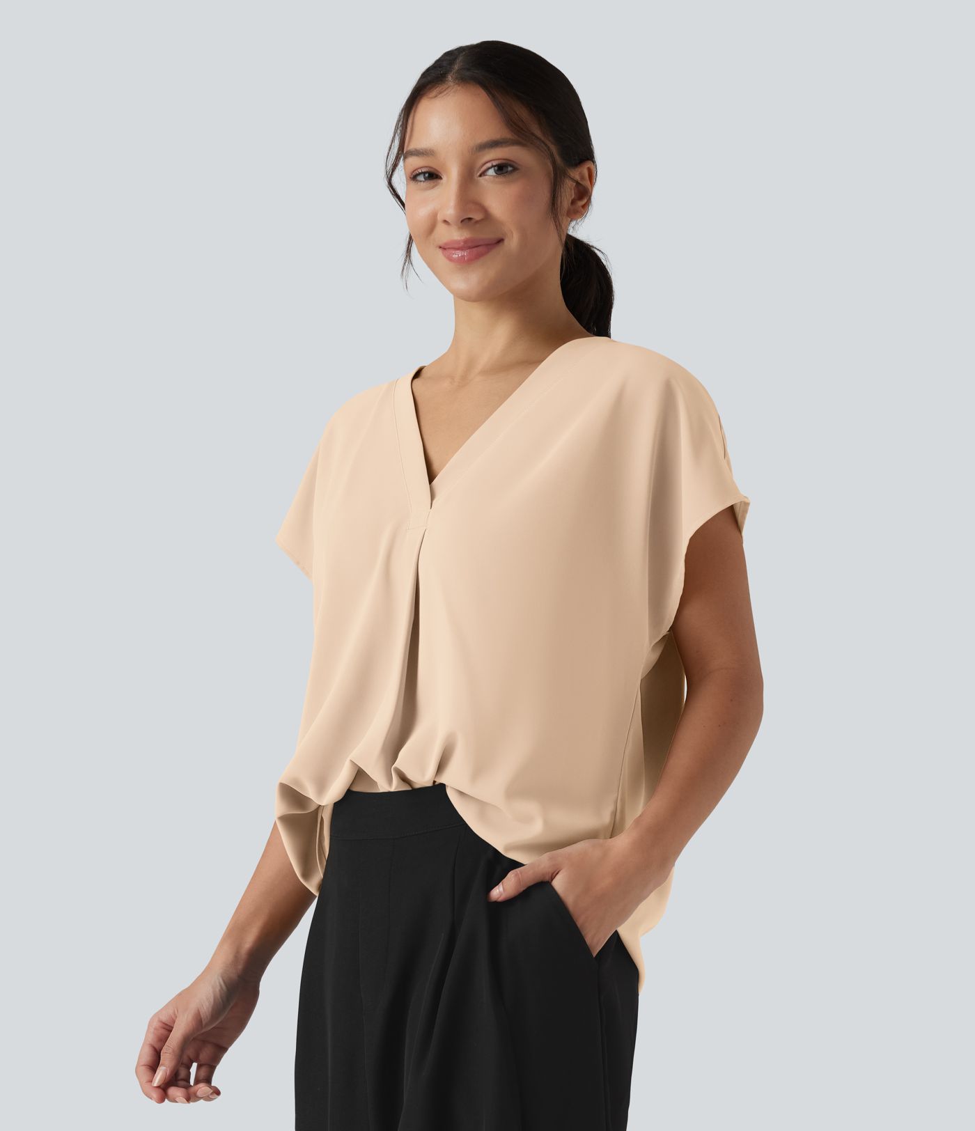 Blouse de travail oversize col V manches courtes infroissable