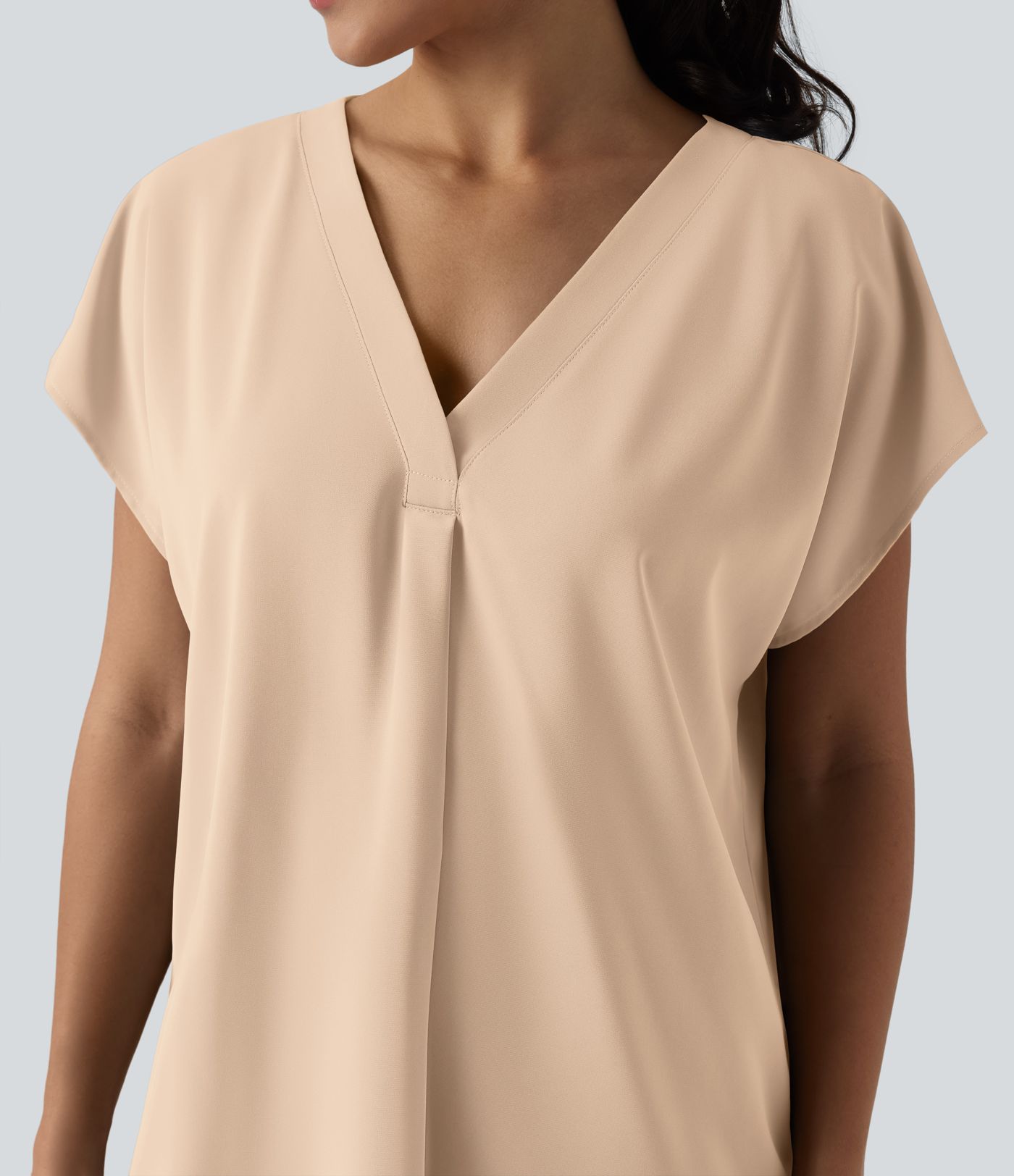 Blouse de travail oversize col V manches courtes infroissable