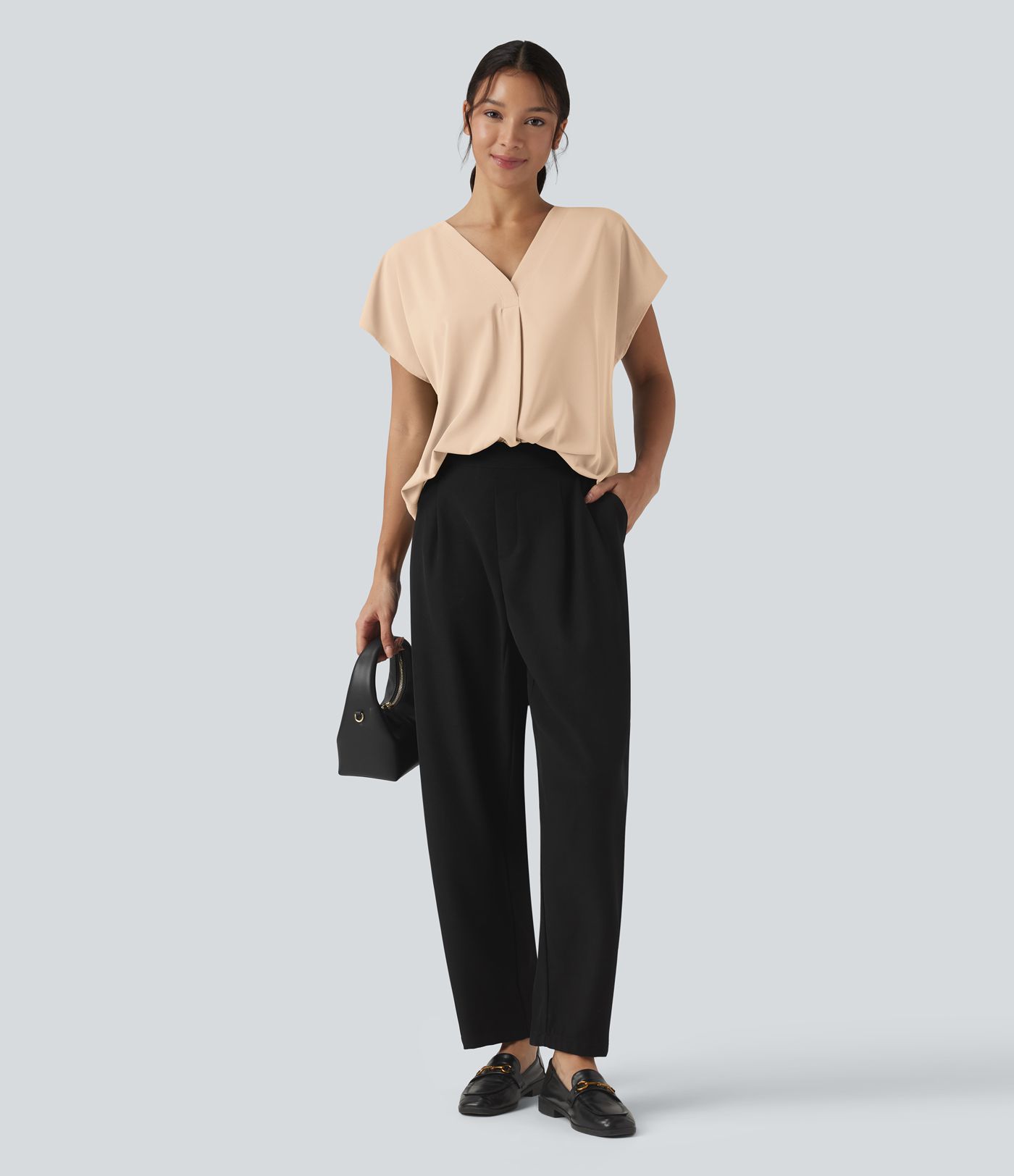Blouse de travail oversize col V manches courtes infroissable