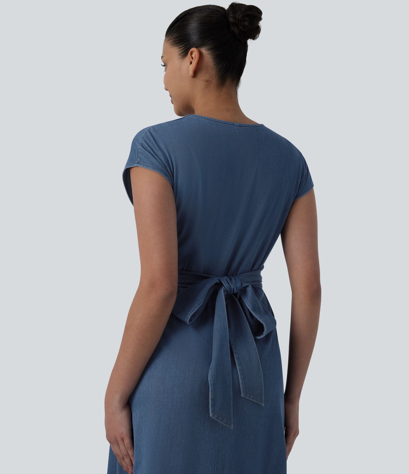 Robe mi-longue casual denim Halara Flex™ col V manches courtes avec nœud au dos et poches