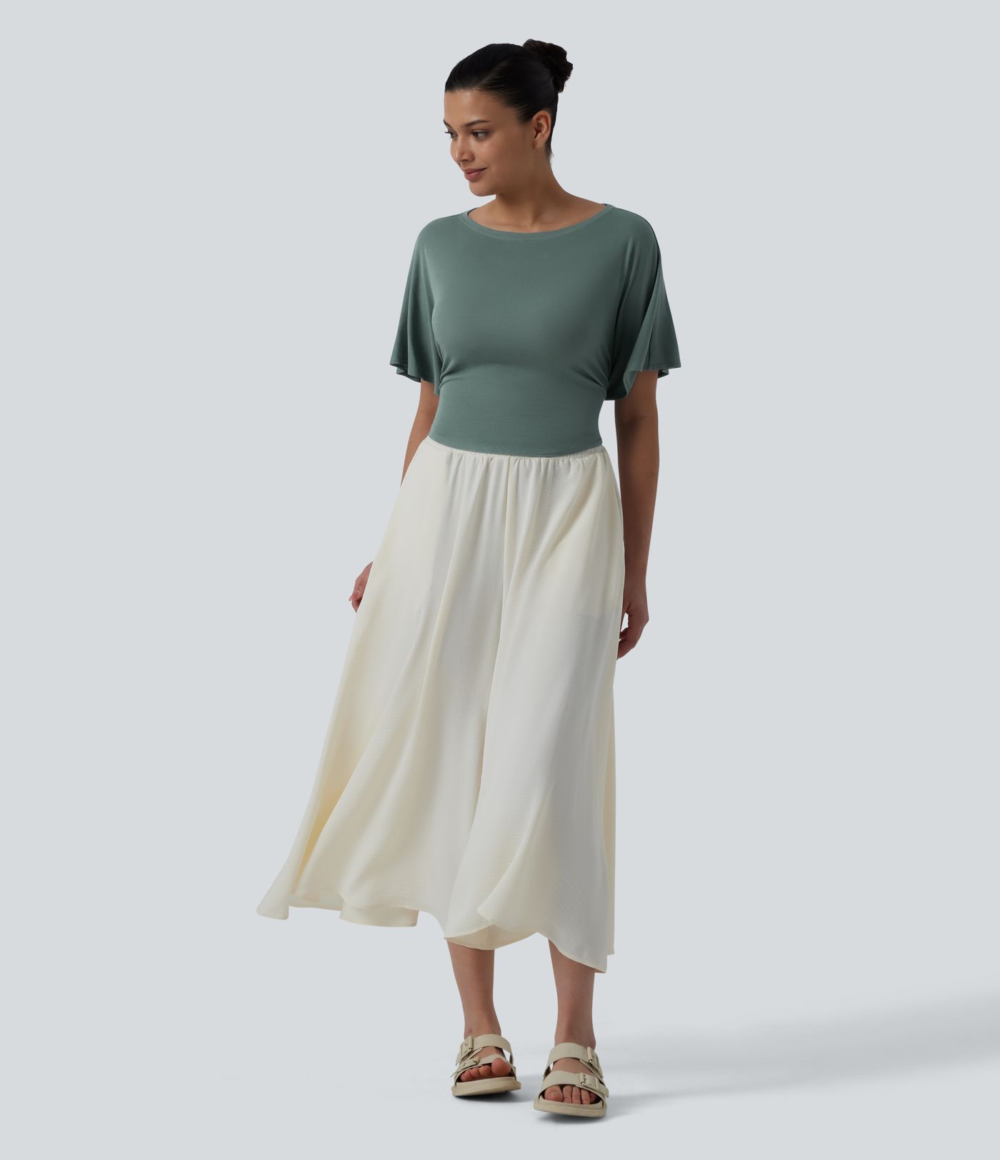 Haut décontracté à col bateau manches courtes à volants et dos noué