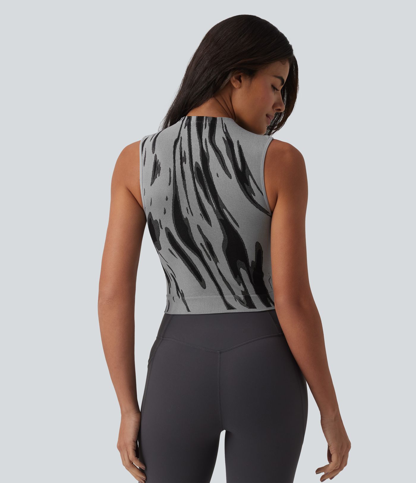 OneForm- Nahtloses Yoga-Tanktop mit Mockneck und Farbblock-Design