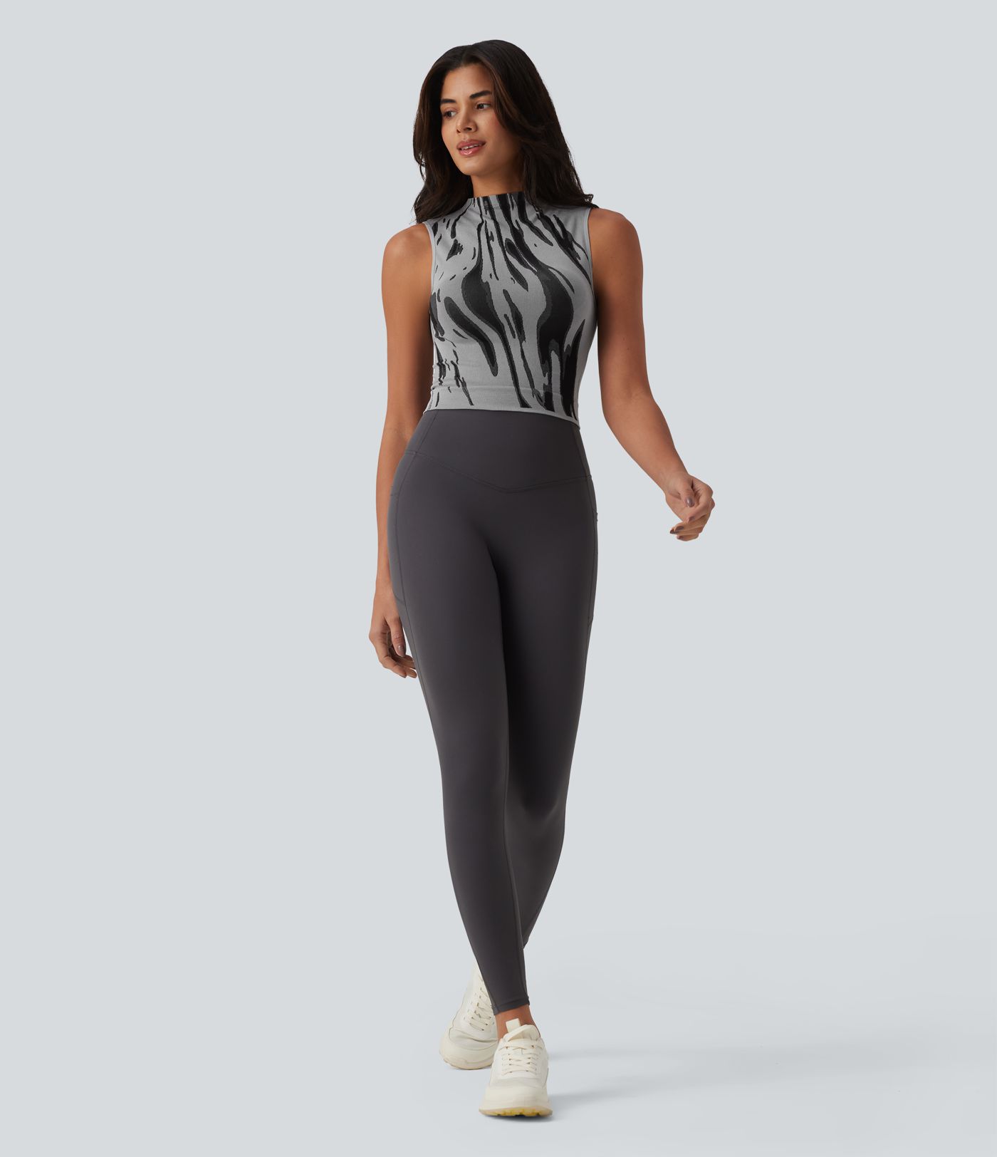 OneForm- Nahtloses Yoga-Tanktop mit Mockneck und Farbblock-Design