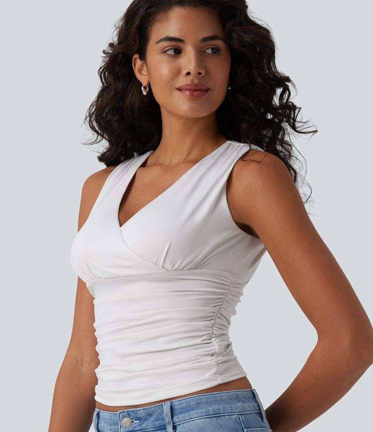 Top de tirantes casual con escote en V profundo, cruzado y fruncido