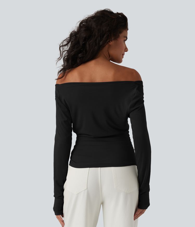 Ребрист ежедневен топ с халтер, открити рамене и дълги ръкави, с подробно описание на асиметрията на местоположението