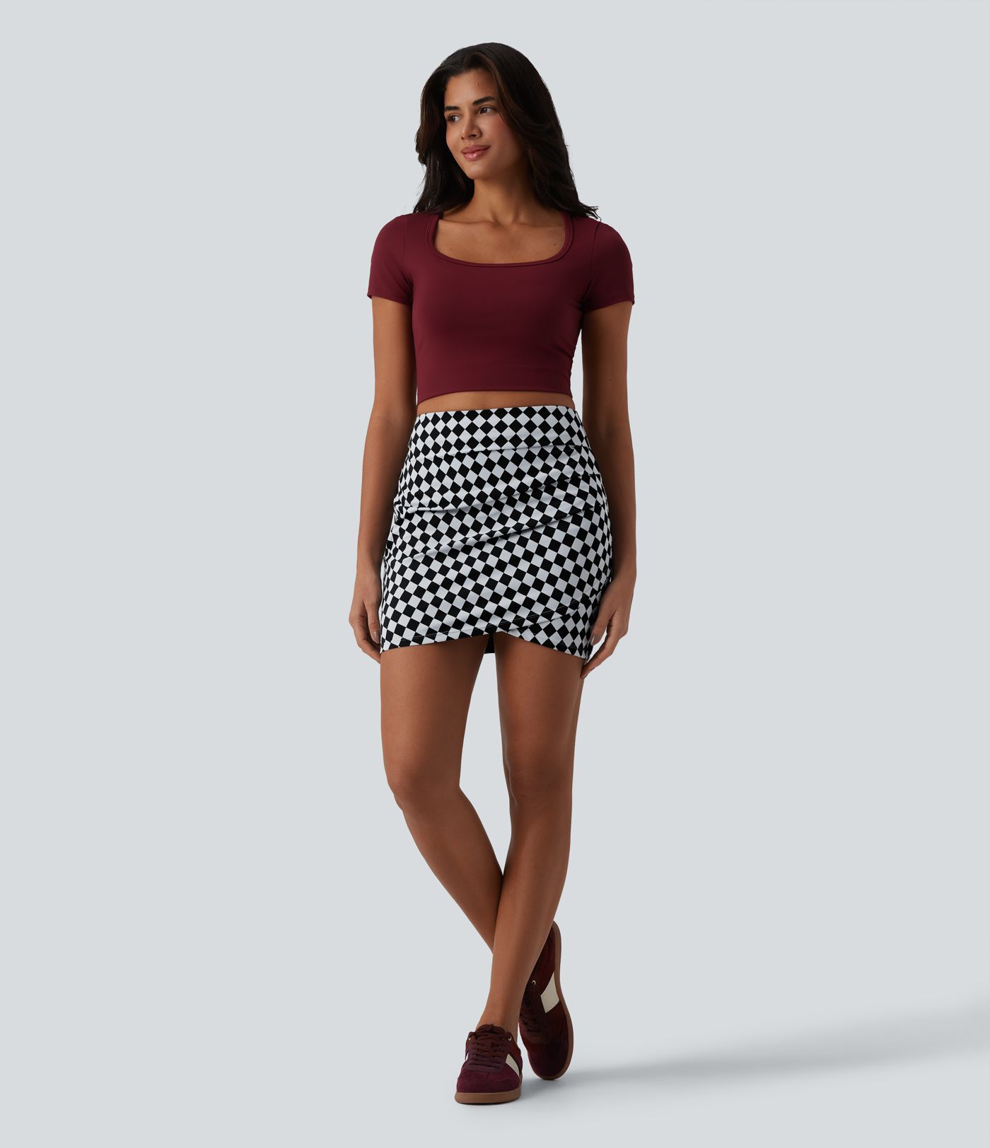 Halara UltraSculpt™ kockás mintás, magas derekú, átlapolt szegélyű, 2 az 1-ben, testhez simuló miniszoknya, hétköznapi viselet